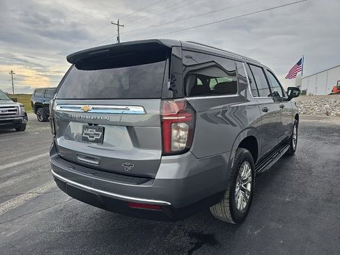 Used 2022 Chevrolet Suburban LT image 8