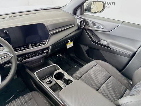 New 2026 Chevrolet Equinox LT w/ Safety and Technology Package AWD/4WD image 24