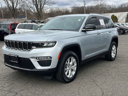 Certified 2023 Jeep Grand Cherokee Limited image 4