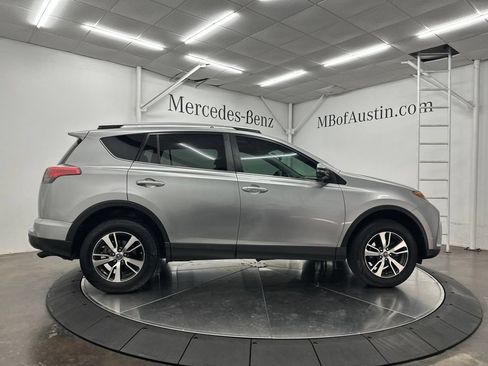 Used 2016 Toyota RAV4 XLE FWD image 8