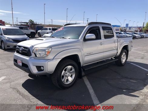 Used 2012 Toyota Tacoma 4x4 Double Cab w/ TRD Sport Pkg image 25
