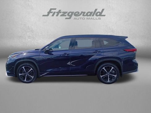Used 2022 Toyota Highlander XSE AWD/4WD image 9