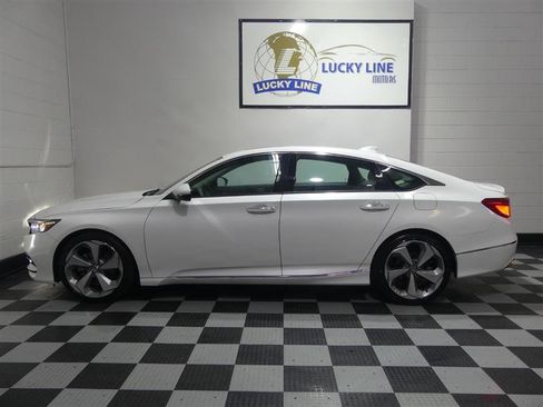 Used 2018 Honda Accord Touring image 7