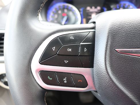 Used 2023 Chrysler Voyager LX image 37