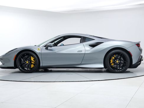 Used 2021 Ferrari F8 Tributo RWD image 4