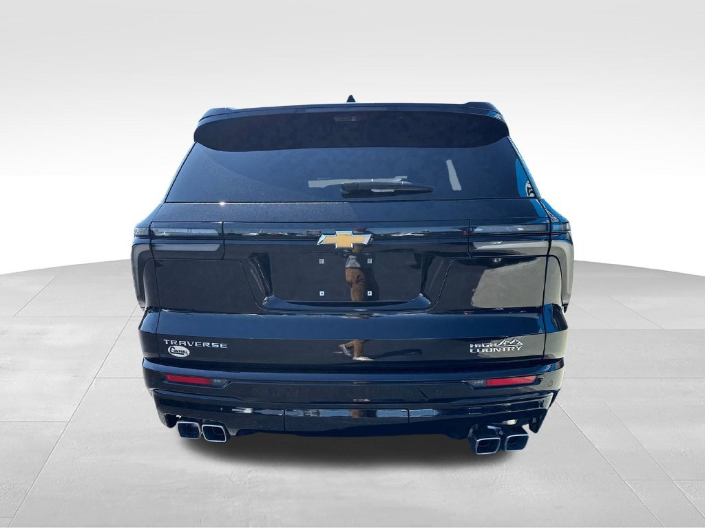 Used 2025 Chevrolet Traverse High Country FWD image 4