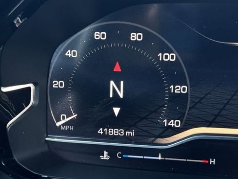 Used 2024 GMC Yukon XL Denali image 11