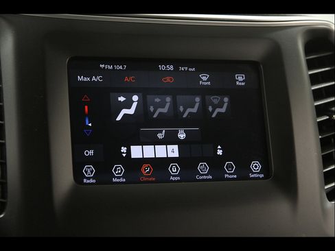 Used 2019 Jeep Cherokee Latitude Plus w/ Cold Weather Group AWD/4WD image 11