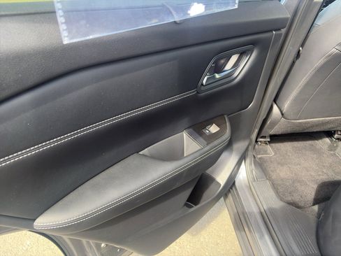 Used 2025 Nissan Rogue SL w/ Tech Package AWD/4WD image 15