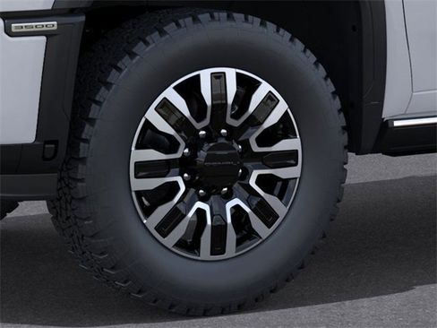 New 2025 GMC Sierra 3500 Denali Ultimate image 9