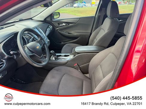 Used 2017 Chevrolet Malibu LT FWD image 7