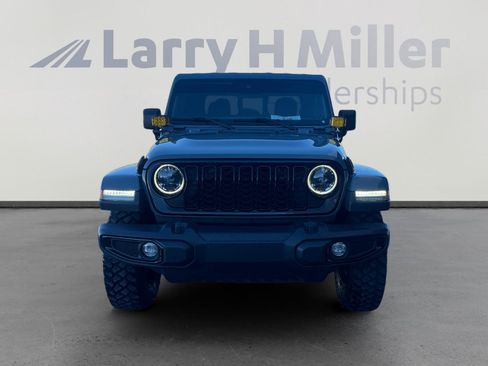 Used 2024 Jeep Gladiator Sport image 8