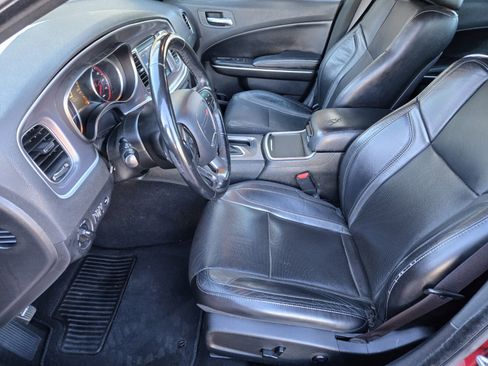 Used 2019 Dodge Charger SXT image 7