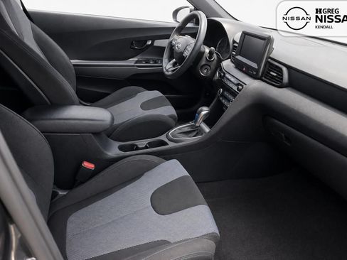 Used 2019 Hyundai Veloster 2.0 FWD image 10