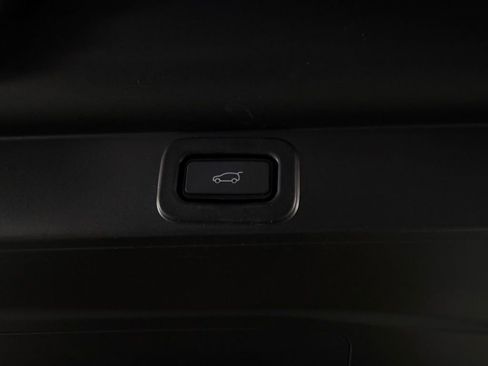 Used 2023 Land Rover Range Rover SE image 32