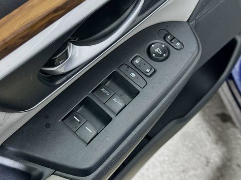 Used 2020 Honda CR-V Touring image 20