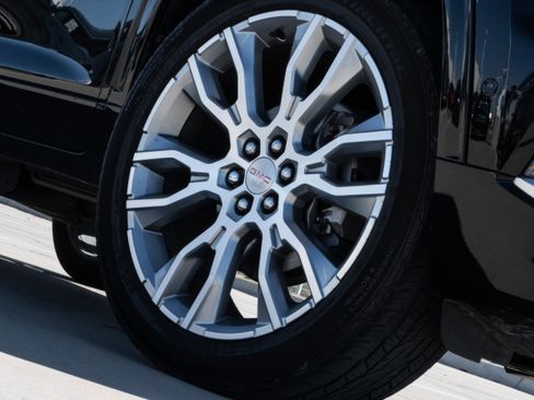 Used 2024 GMC Acadia Denali w/ Super Cruise Package image 7