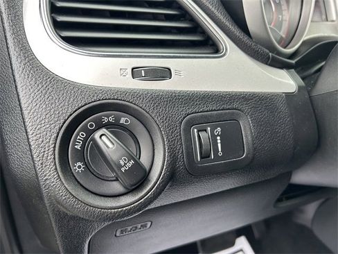 Used 2019 Dodge Journey SE w/ Premium Group image 22