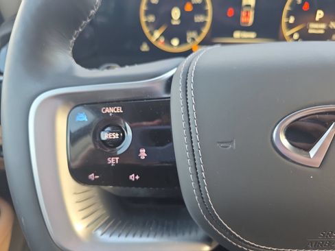 Used 2025 INFINITI QX80 Sensory AWD/4WD image 17
