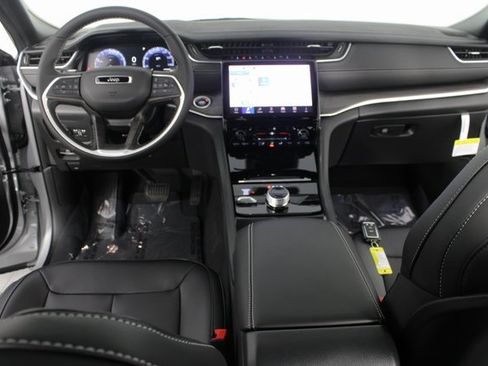 New 2025 Jeep Grand Cherokee L Limited w/ Trailer Tow Package image 10