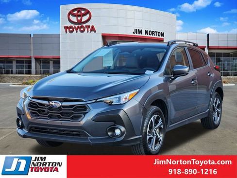 Used 2024 Subaru Crosstrek 2.0i Premium image 3