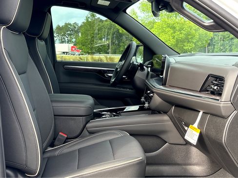 New 2026 Chevrolet Tahoe Premier w/ Sun And Tow Package AWD/4WD image 7