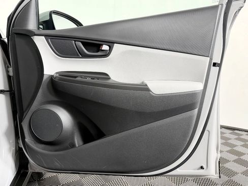 Used 2022 Hyundai Kona SEL image 39