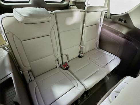 Used 2023 GMC Yukon XL Denali AWD/4WD image 34