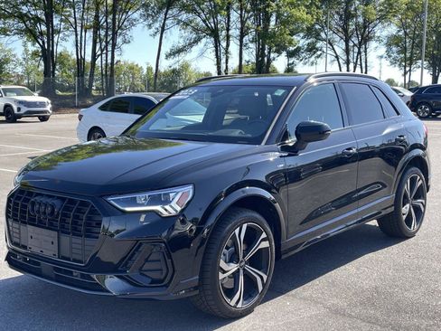 Used 2023 Audi Q3 2.0T Premium Plus w/ Premium Plus Package image 3