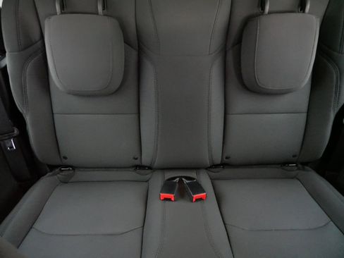 Used 2022 Jeep Wrangler Willys image 13