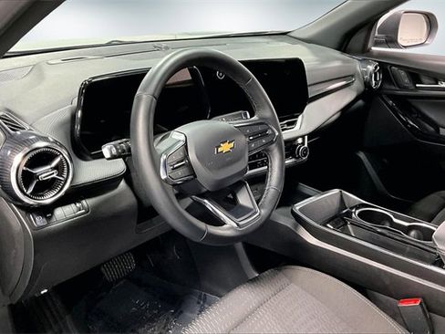 Used 2025 Chevrolet Equinox LT image 16