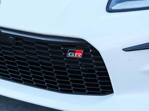 Used 2023 Toyota GR86 Premium RWD image 5