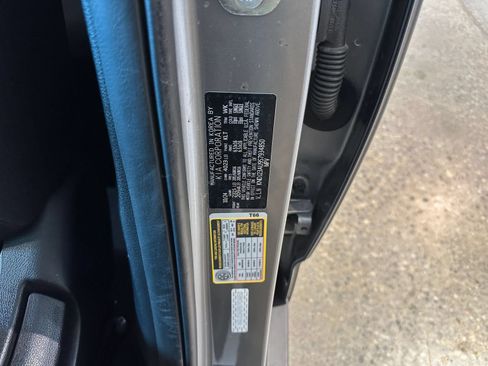 Used 2025 Kia Soul LX w/ LX Technology Package FWD image 28