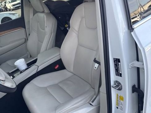Used 2022 Volvo XC90 T8 Inscription Expression image 10