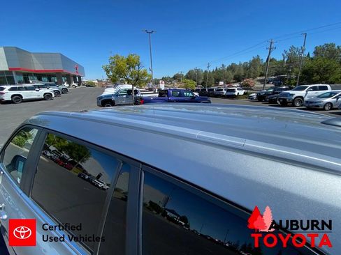 Certified 2024 Toyota Highlander XLE AWD/4WD image 10
