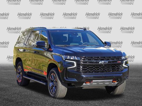 Used 2024 Chevrolet Tahoe Z71 w/ Luxury Package image 2