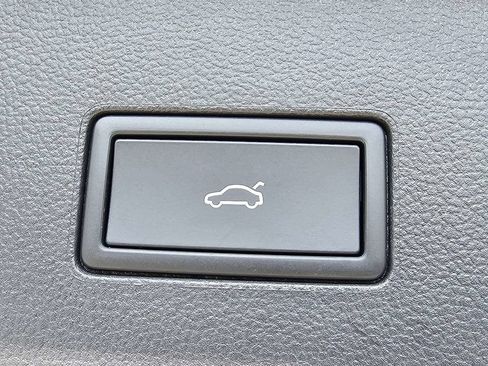 Used 2026 Volkswagen Atlas SE FWD image 13
