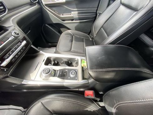 Used 2020 Ford Explorer XLT w/ Equipment Group 202A image 20