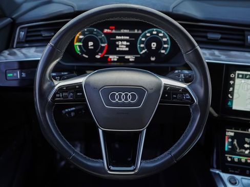 Used 2023 Audi e-tron Premium Plus image 28