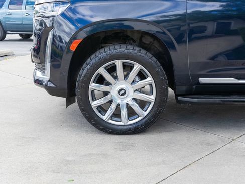 Used 2024 Cadillac Escalade ESV Premium Luxury Platinum AWD/4WD image 34