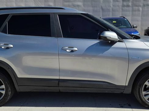 Used 2021 Kia Seltos S AWD/4WD image 6