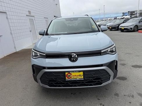 New 2025 Volkswagen Taos SE image 9