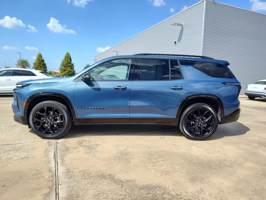 Used 2025 Chevrolet Traverse RS w/ LPO, Floor Liner Package FWD image 4