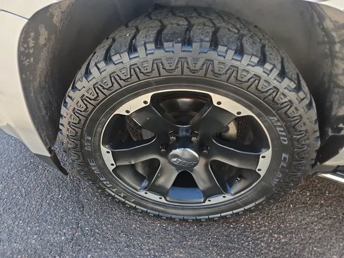 Used 2018 GMC Yukon Denali AWD/4WD image 26