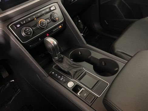 Used 2019 Volkswagen Atlas SE image 19