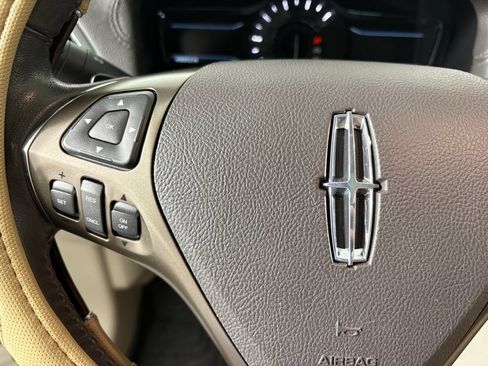 Used 2013 Lincoln MKX FWD image 23