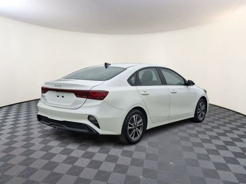 Used 2023 Kia Forte LXS w/ LXS Technology Package image 5