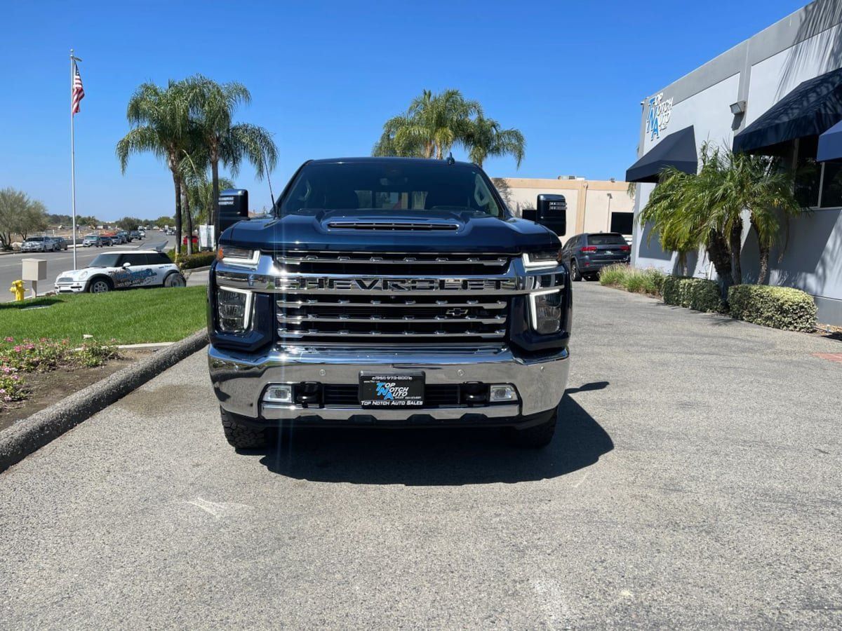 Used 2022 Chevrolet Silverado 2500 LTZ w/ LTZ Plus Package AWD/4WD image 2