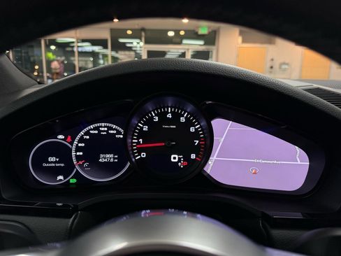 Used 2020 Porsche Cayenne image 16