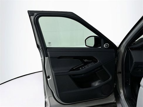 Used 2026 Land Rover Range Rover Evoque S image 11